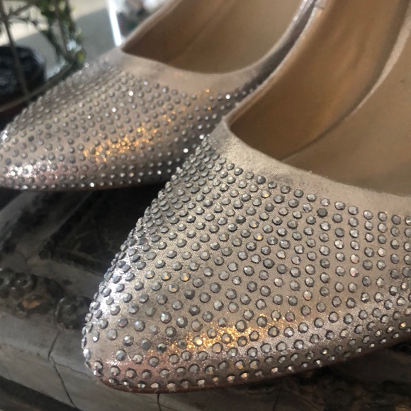 Pumps - Picture 3 of 8